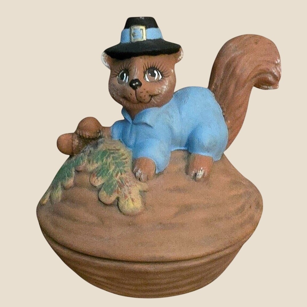 Ceramic Studio Squirrel Pilgrim Walnut Candy Dish Thanksgiving Decor Autumn Fall